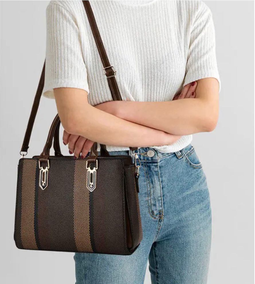 Chic & Classy Shoulder Bag