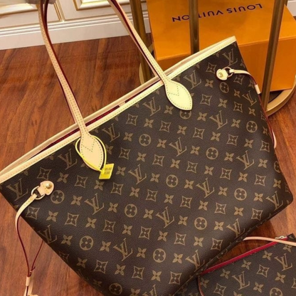 LOUIS VUITTON Tote Bag