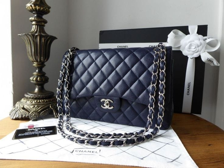 CHANEL Shoulder Bag Black